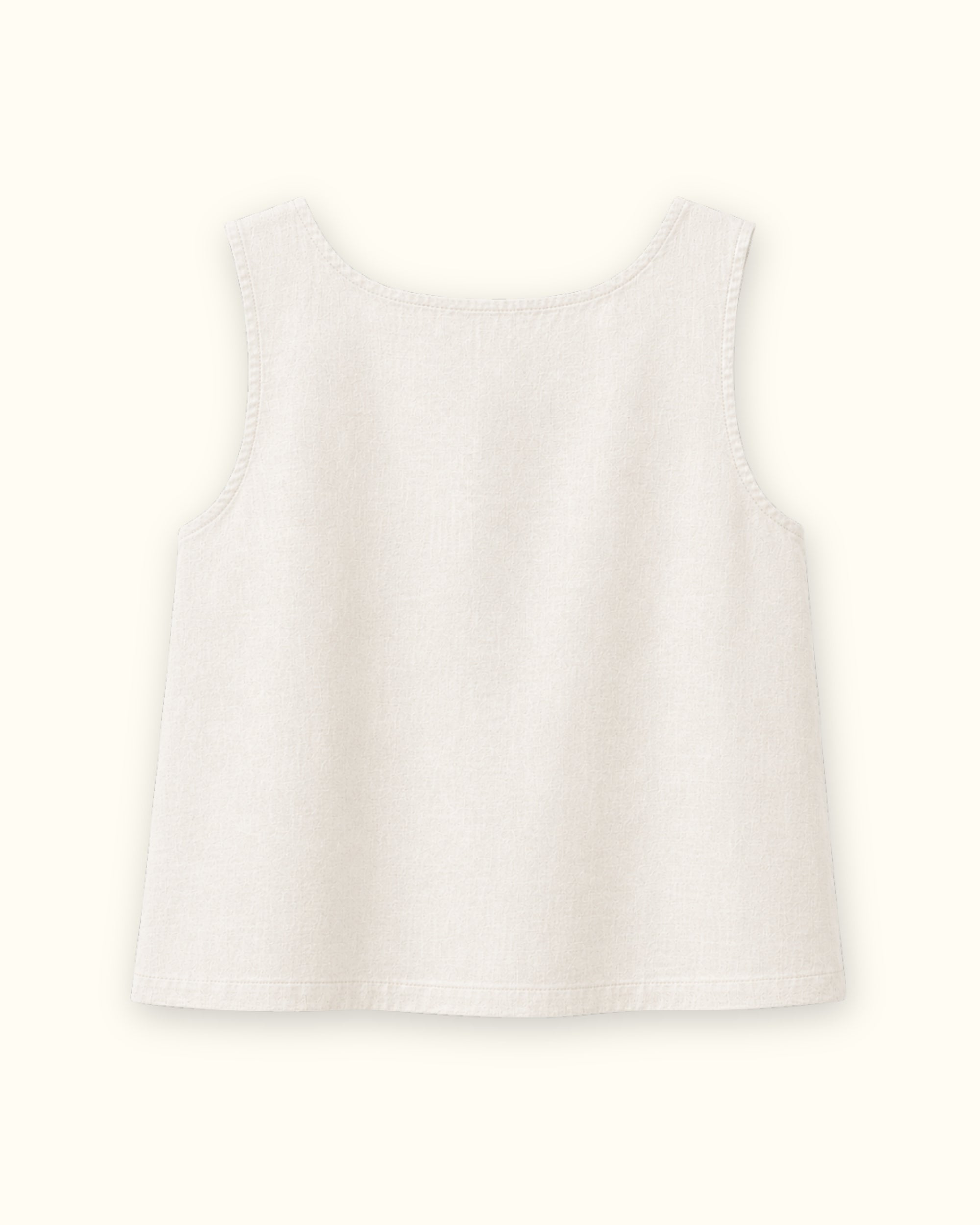 Top de lino con escote cuadrado en Off White, vista trasera, mostrando el escote y la silueta sin mangas